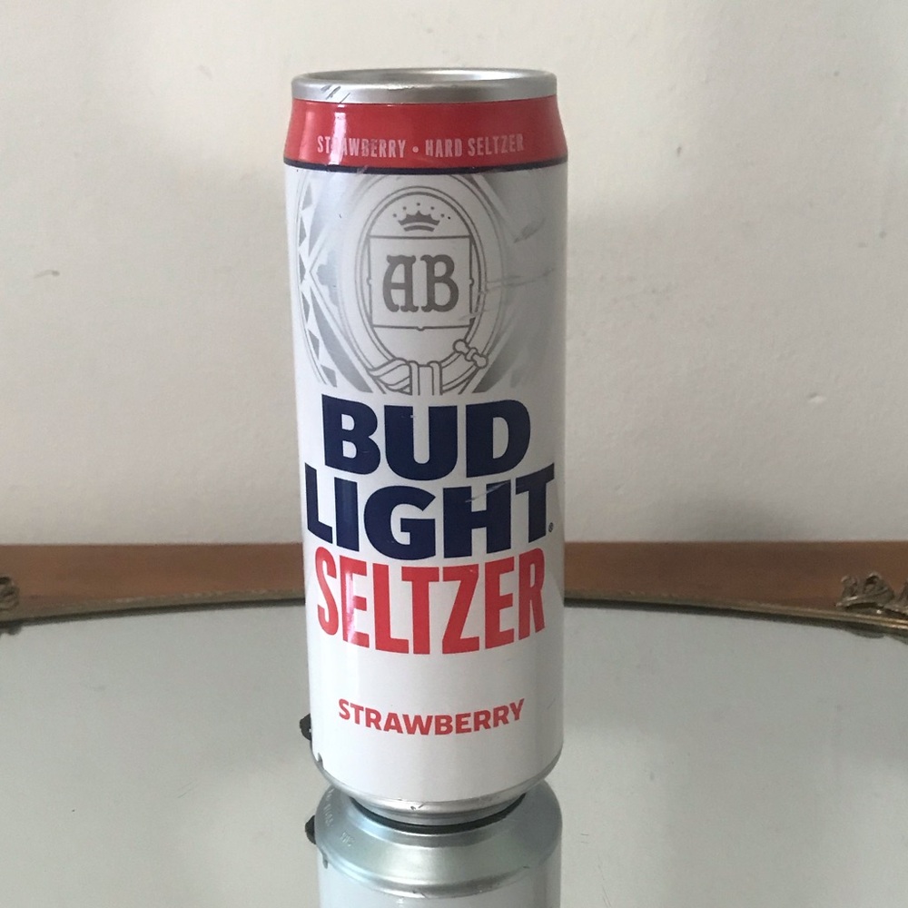✔️Wireless Bluetooth Speaker “BUD LIGHT” 🍺